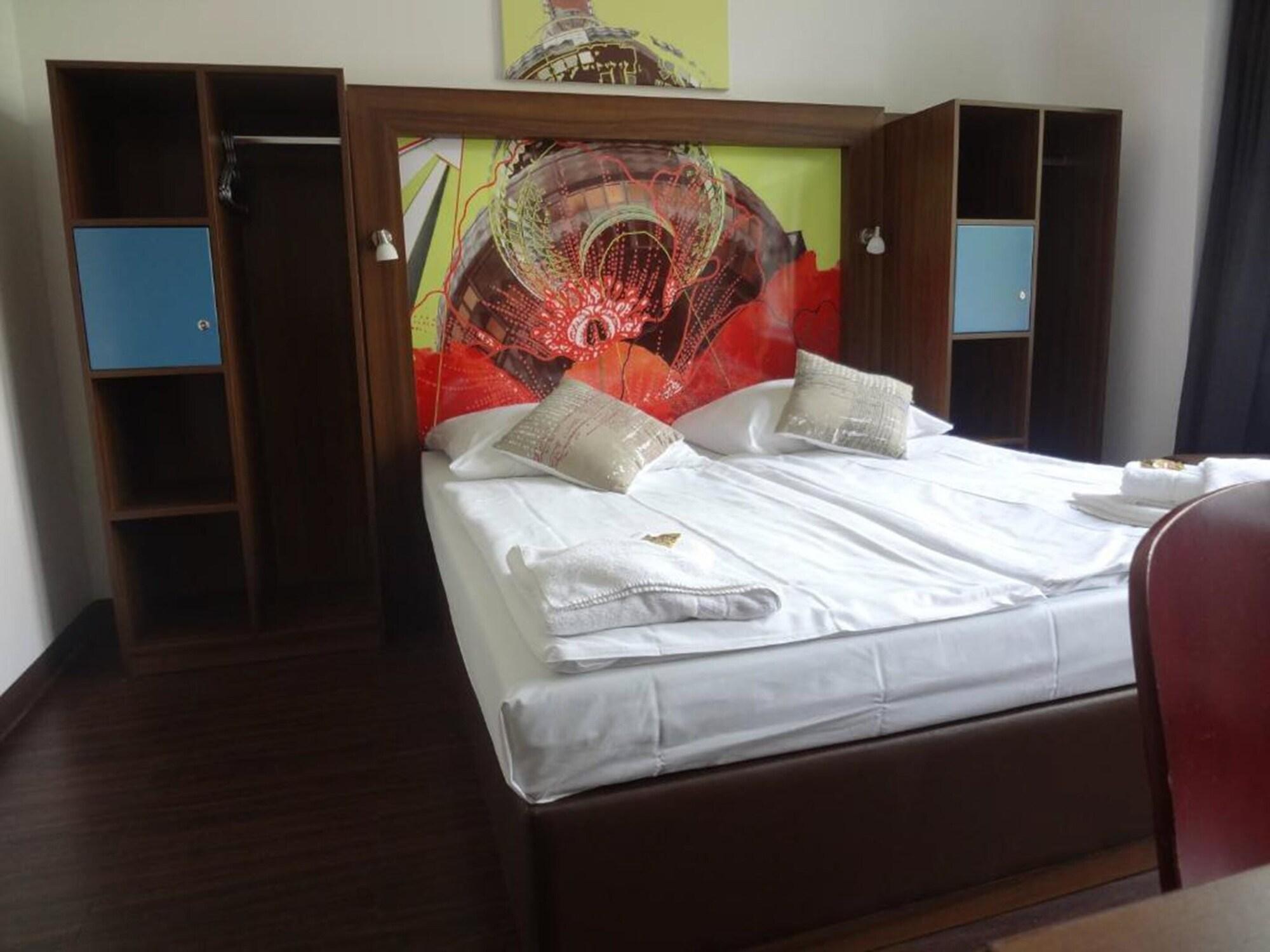 Hotel 103 Берлин Екстериор снимка